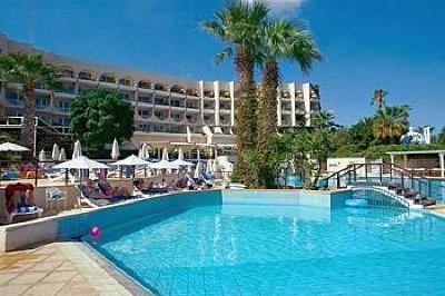 фото отеля Golden Coast Beach Hotel