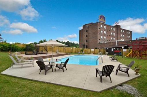 фото отеля BEST WESTERN Renfrew Inn & Conference Centre