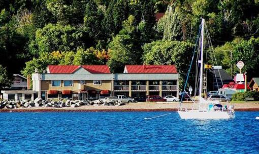 фото отеля Harbor Inn Grand Marais