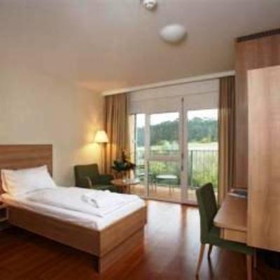 фото отеля Kurhotel Pirawarth