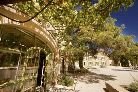 фото отеля Chateau L Hospitalet Narbonne