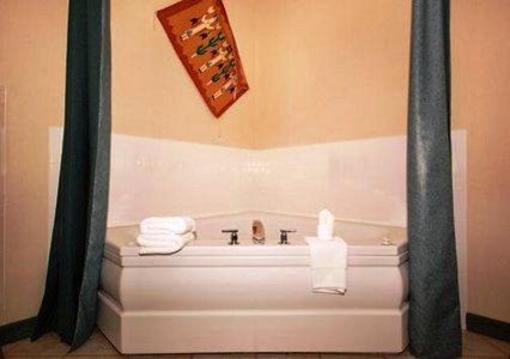 фото отеля Econo Lodge West Pueblo West