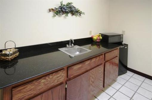 фото отеля Americas Best Value Inn Alva