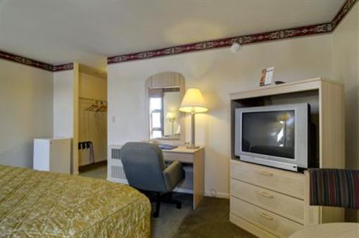 фото отеля America's Best Value Inn - Barrington