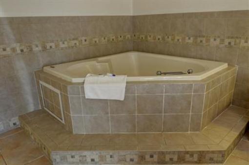 фото отеля America's Best Value Inn - Barrington