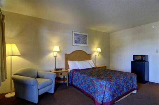 фото отеля America's Best Value Inn - Barrington