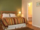 фото отеля Clear Lake Cottages & Marina