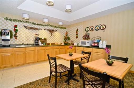фото отеля Best Western Inn & Suites Hawkinsville