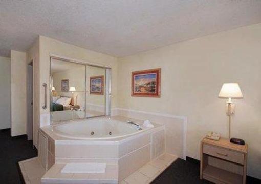 фото отеля Comfort Inn Beacon Marina