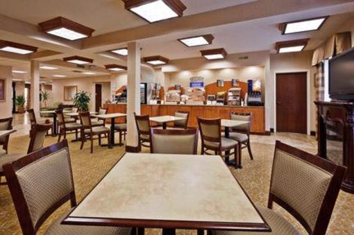 фото отеля Holiday Inn Express & Suites Kimball