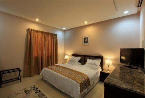 фото отеля Wonder Plaza Suites