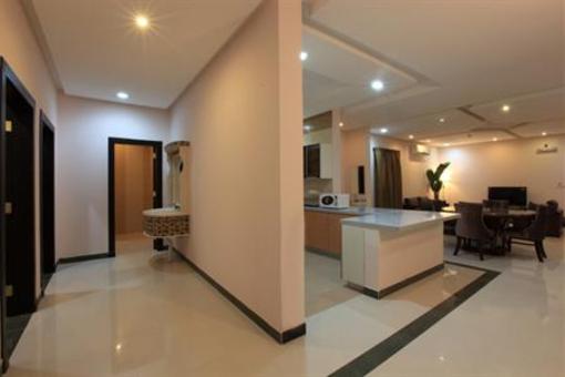 фото отеля Wonder Plaza Suites