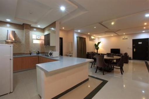 фото отеля Wonder Plaza Suites