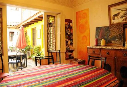 фото отеля Hostal Rio Amazonas Plaza Italia