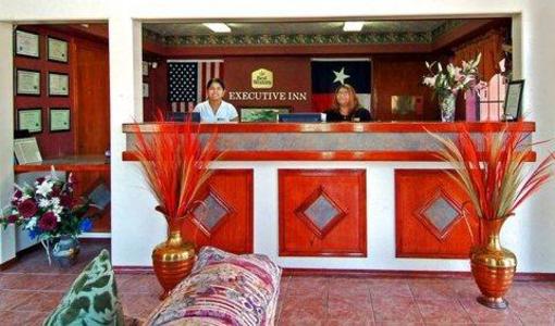 фото отеля Texas Inn and Suites Raymondville