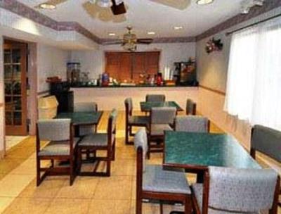 фото отеля Days Inn North Tyndall Panama City Callaway