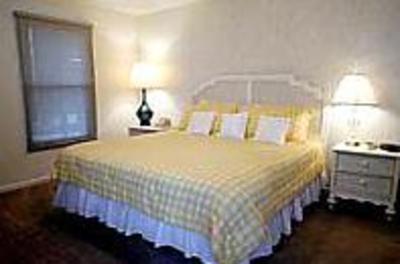 фото отеля Pelican Path Bed and Breakfast by the Sea