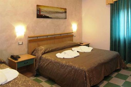 фото отеля Hotel Italia Garda