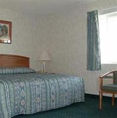 фото отеля Red Carpet Inn and Suites Canandaigua