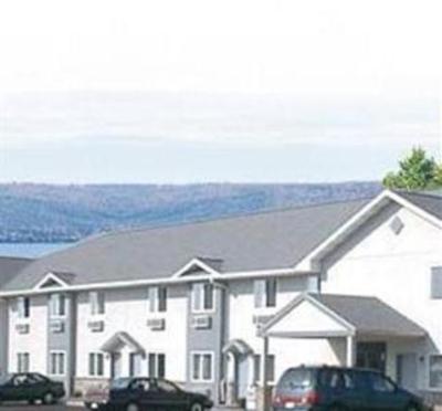 фото отеля Red Carpet Inn and Suites Canandaigua