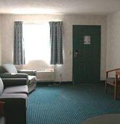 фото отеля Red Carpet Inn and Suites Canandaigua