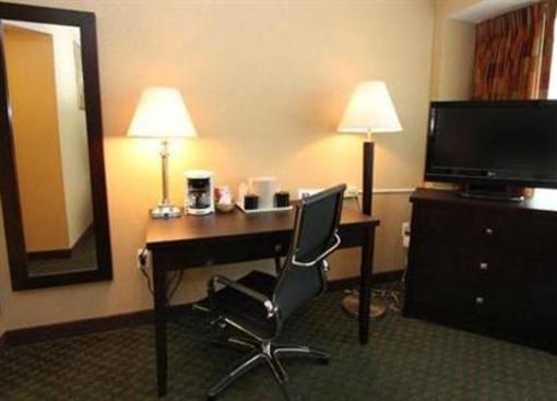 фото отеля Comfort Inn Oxon Hill