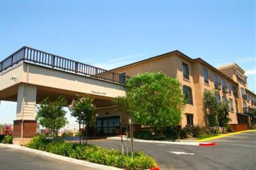 фото отеля Hampton Inn Norco-Corona-Eastvale