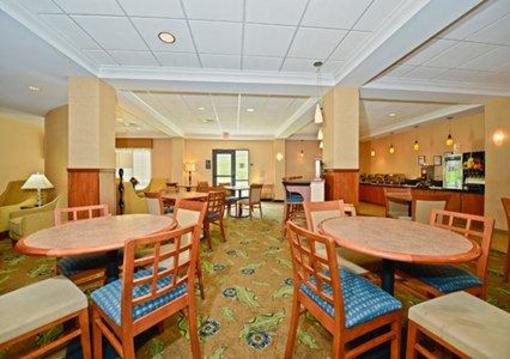 фото отеля Comfort Suites Amish Country