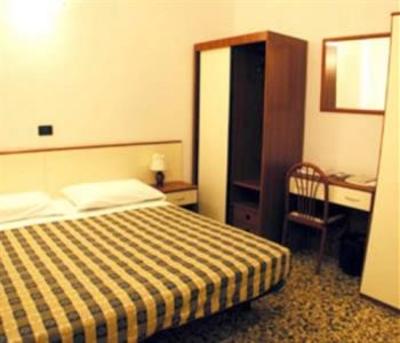 фото отеля Hotel Le Tre Stazioni Genoa