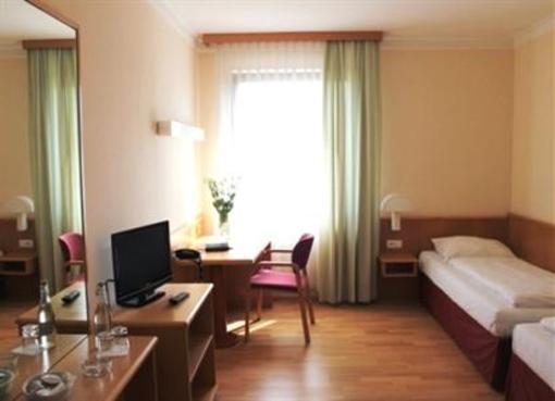 фото отеля Bed & Breakfast Airport
