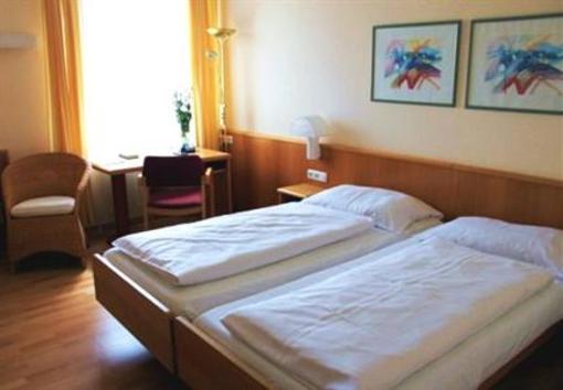фото отеля Bed & Breakfast Airport