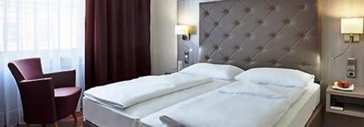 фото отеля Bed & Breakfast Airport