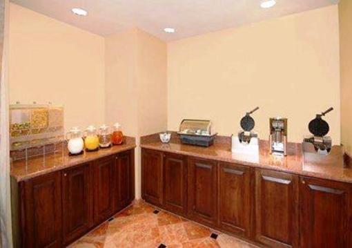 фото отеля Comfort Suites Jonesboro
