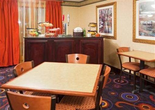 фото отеля Holiday Inn Express Minneapolis Golden Valley