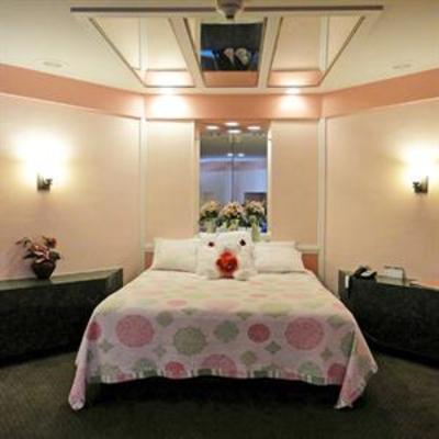 фото отеля Inn of the Dove - Bensalem