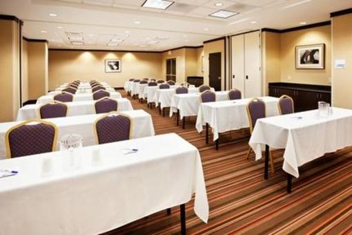 фото отеля Holiday Inn Express Hotel & Suites Matthews East