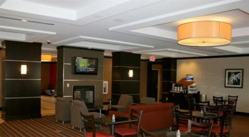фото отеля Holiday Inn Express Hotel & Suites Matthews East