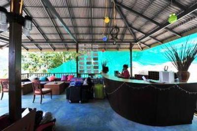 фото отеля Phitharom Phi Phi Resort