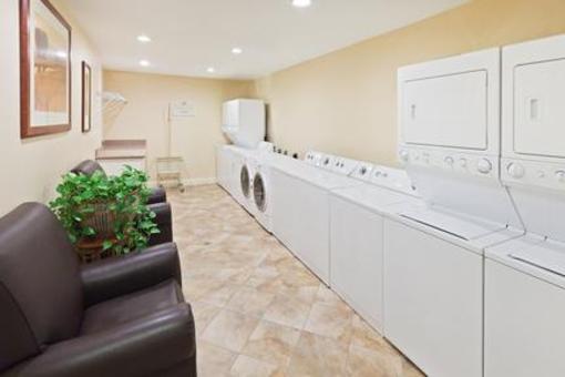 фото отеля Candlewood Suites - Dallas Market Center