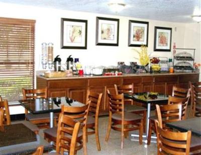 фото отеля Days Inn Downtown Riverwalk