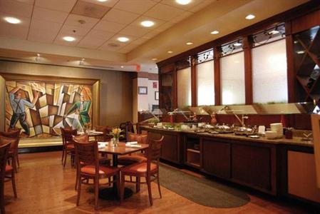 фото отеля DoubleTree by Hilton Hotel Charlotte - Gateway Village