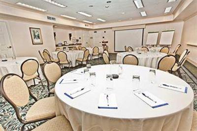 фото отеля Hilton Garden Inn Addison (Texas)