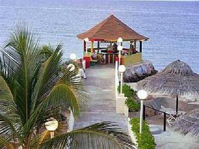 фото отеля Club Ambiance Hotel Runaway Bay