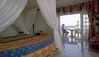 фото отеля Club Ambiance Hotel Runaway Bay