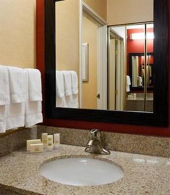 фото отеля Courtyard by Marriott Indianapolis at the Capitol