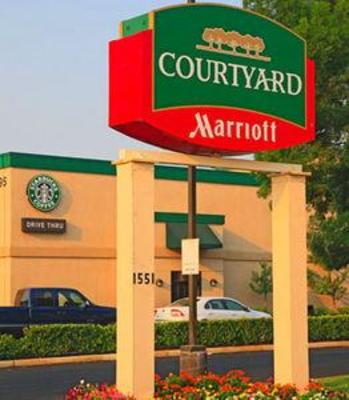 фото отеля Courtyard by Marriott Fresno Airport