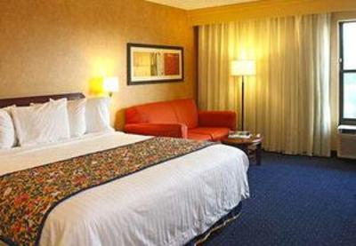 фото отеля Courtyard by Marriott Fresno Airport