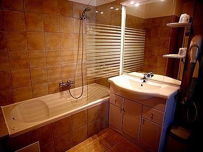 фото отеля Le Petit Manoir Logis