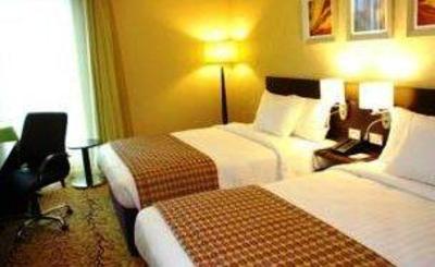фото отеля Courtyard by Marriott London Gatwick Airport Hotel