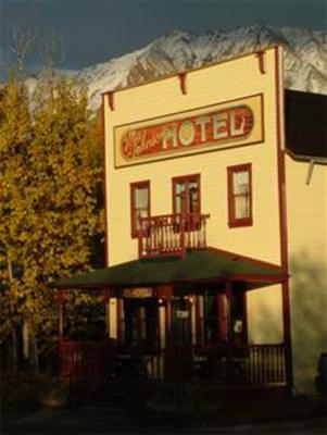 фото отеля McCarthy Lodge & The Ma Johnson's Hotel